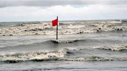 নদীবন্দরে ২ নম্বর নৌ হুঁশিয়ারি সঙ্কেত