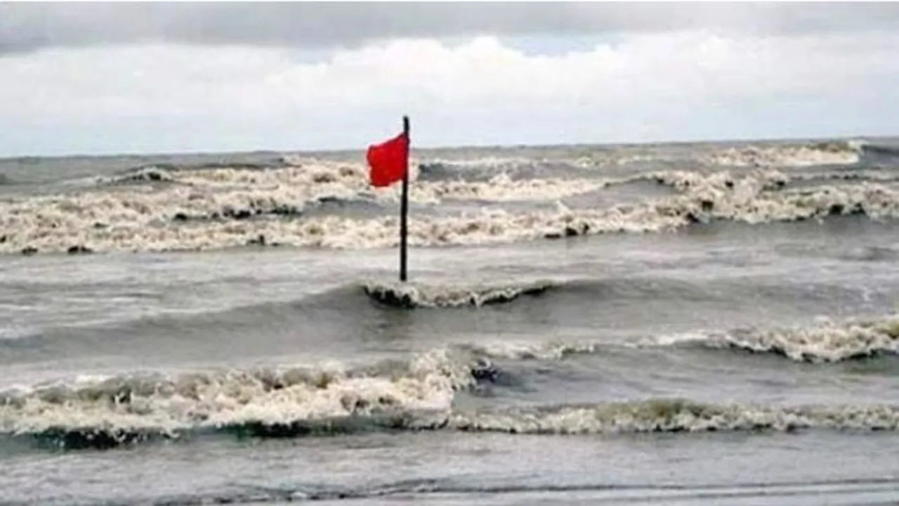 নদীবন্দরে ২ নম্বর নৌ হুঁশিয়ারি সঙ্কেত