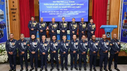 বিজয় দিবস উপলক্ষে বিমান বাহিনীতে অনারারি কমিশন প্রদান