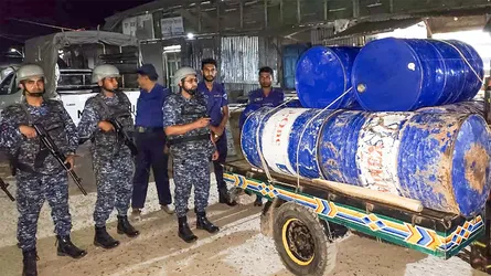 নৌবাহিনীর অভিযানে জ্বালানি মজুদকারী আটক