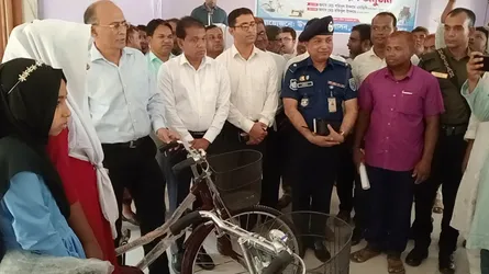 রংপুর বিভাগীয় কমিশনারের নবাবগঞ্জ উপজেলা পরিষদ পরিদর্শন