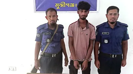 লৌহজংয়ে ইয়াবাসহ মাদককারবারি গ্রেফতার