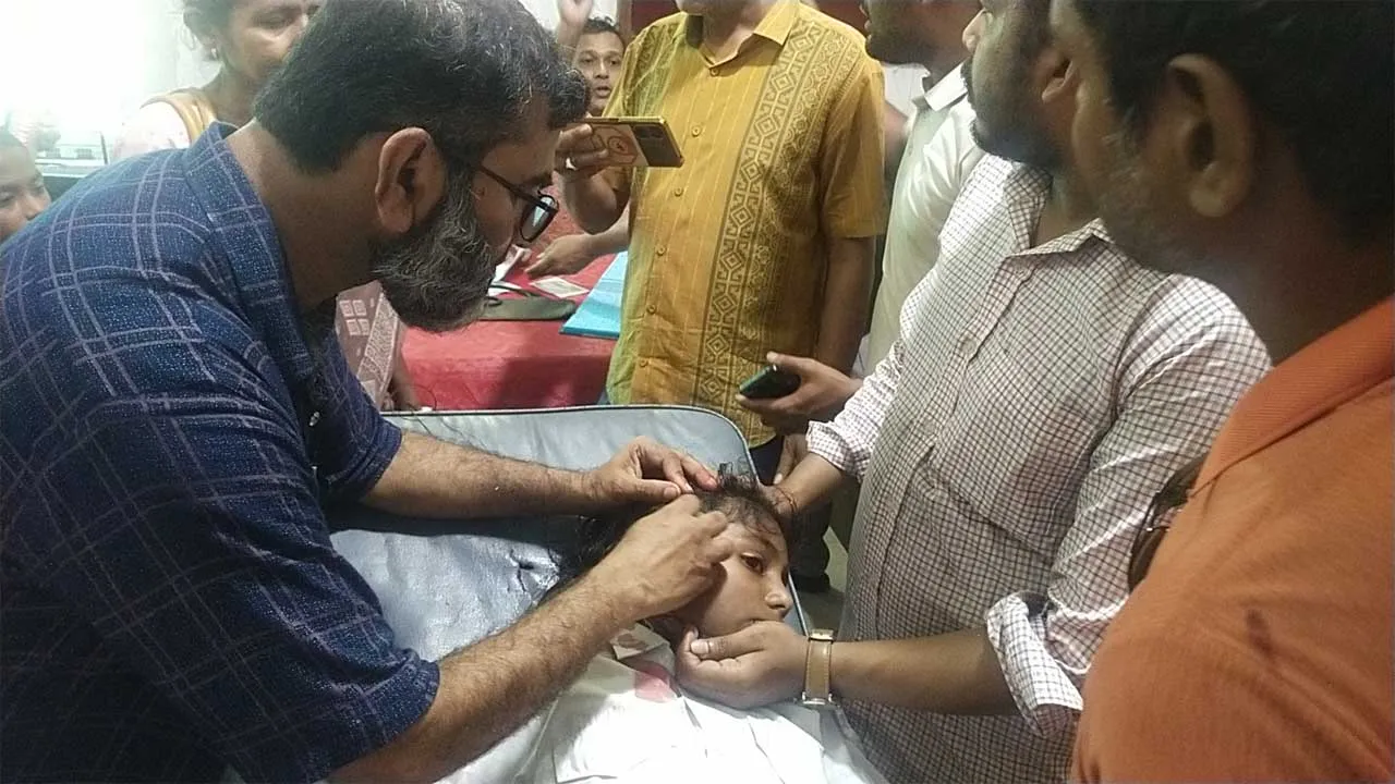 নাজিরপুরে শ্রেণিকক্ষে বৈদ্যুতিক পাখা ভেঙে পড়ে আহত ২ শিক্ষার্থী