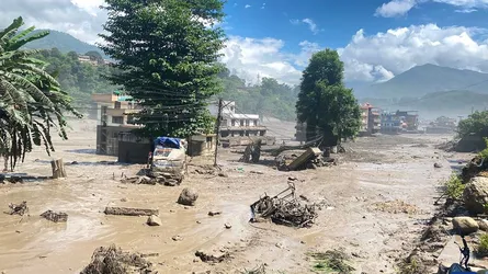 নেপালে ভয়াবহ বন্যা-ভূমিধসে নিহত বেড়ে ১৫৭, নিখোঁজ চার শতাধিক