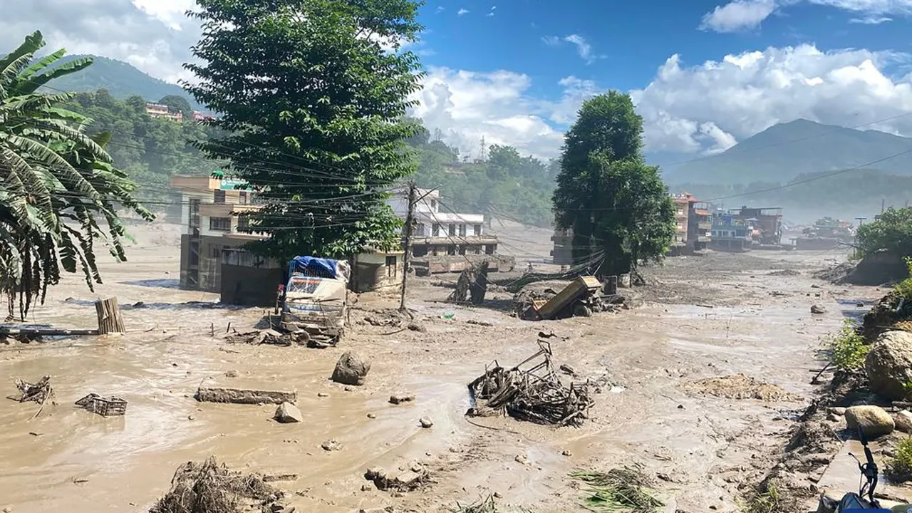 নেপালে ভয়াবহ বন্যা-ভূমিধসে নিহত বেড়ে ১৫৭, নিখোঁজ চার শতাধিক