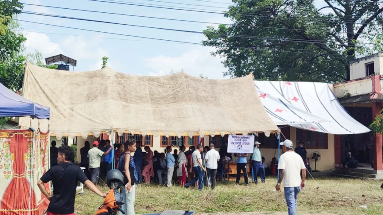 নেপালে আকস্মিক বন্যা : লাশ সংরক্ষণে জায়গা নেই মর্গে