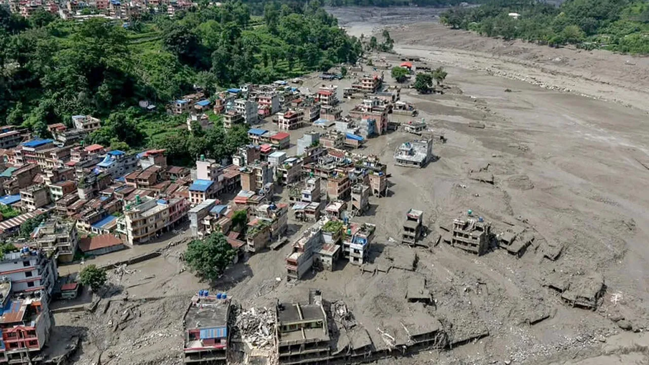নেপালে বন্যা : নিখোঁজ রয়েছেন যেসব দেশের নাগরিক