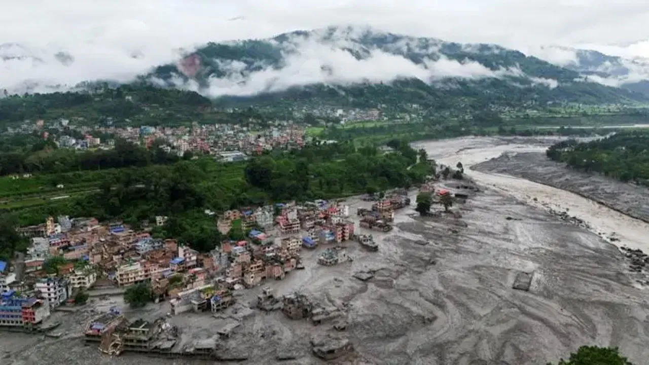 নেপাল ‘আরো অনেক সহায়তা প্রয়োজন’ : রেড ক্রস প্রধান