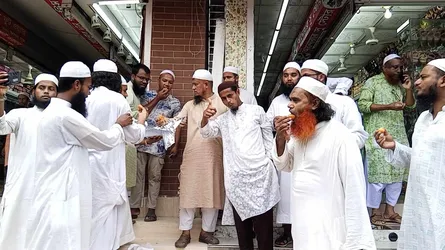 আ’লীগ নিষিদ্ধে নেত্রকোনায় মিষ্টি বিতরণ, সেই শিশু বক্তার গ্রামে গরু জবাই