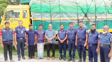পাচারকালে ৬৬৭ বস্তা সরকারি চাল জব্দ, ৩ জনের বিরুদ্ধে মামলা