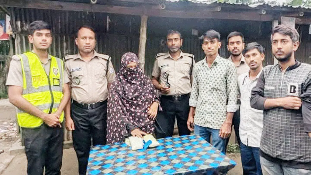 কেন্দুয়ায় ৭০০০ পিস ইয়াবাসহ নারী আটক