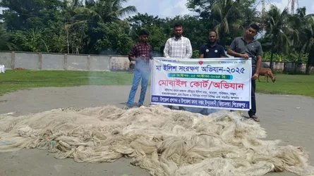 মা ইলিশ রক্ষায় পিরোজপুরে আড়াই হাজার মিটার জাল বিনষ্ট