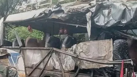 নাইজেরিয়ায় বিয়ের বাস দুর্ঘটনায় ১৯ নারী ও শিশু নিহত