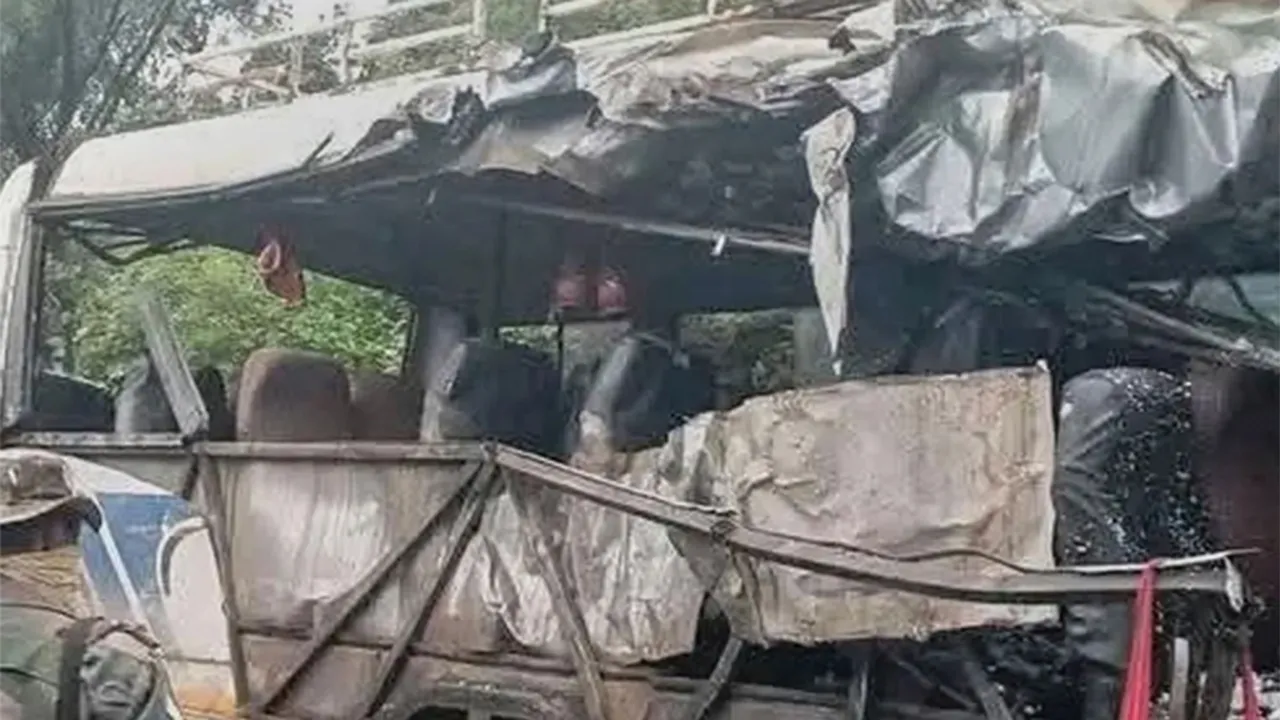 নাইজেরিয়ায় বিয়ের বাস দুর্ঘটনায় ১৯ নারী ও শিশু নিহত