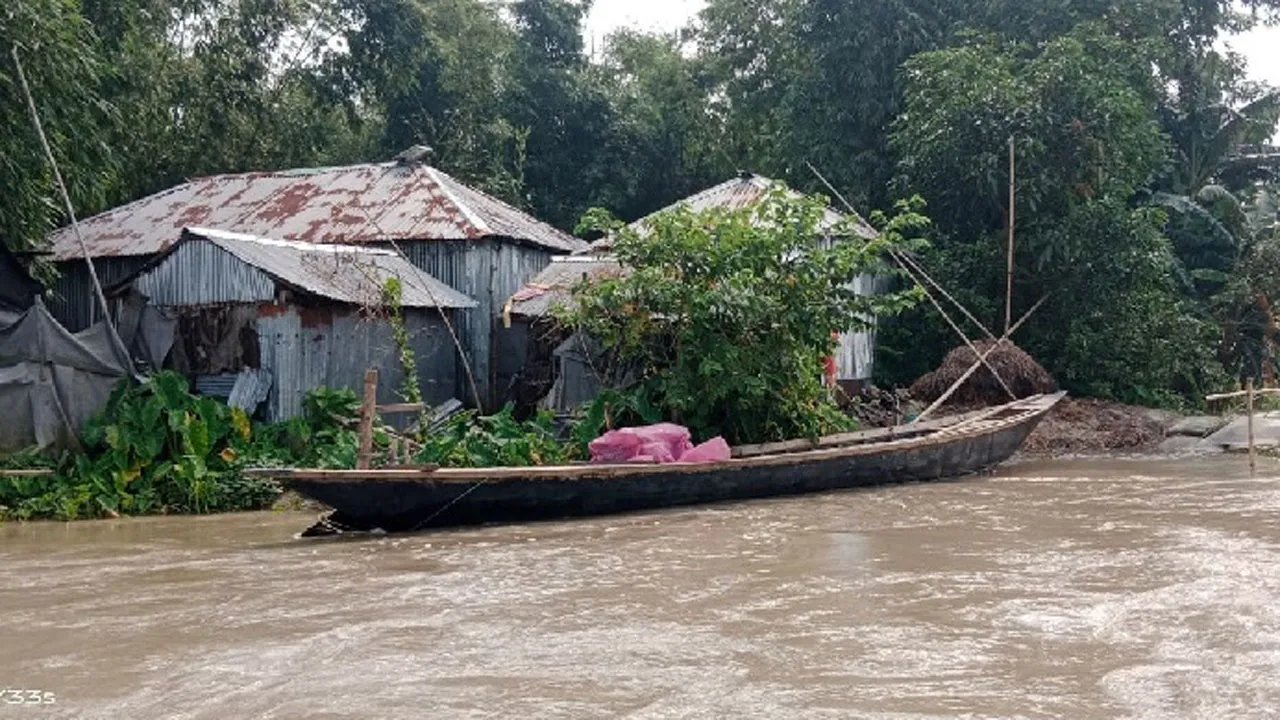তিস্তা নদীর পানি বিপৎসীমার উপরে, পানিবন্দী ২০ হাজার মানুষ