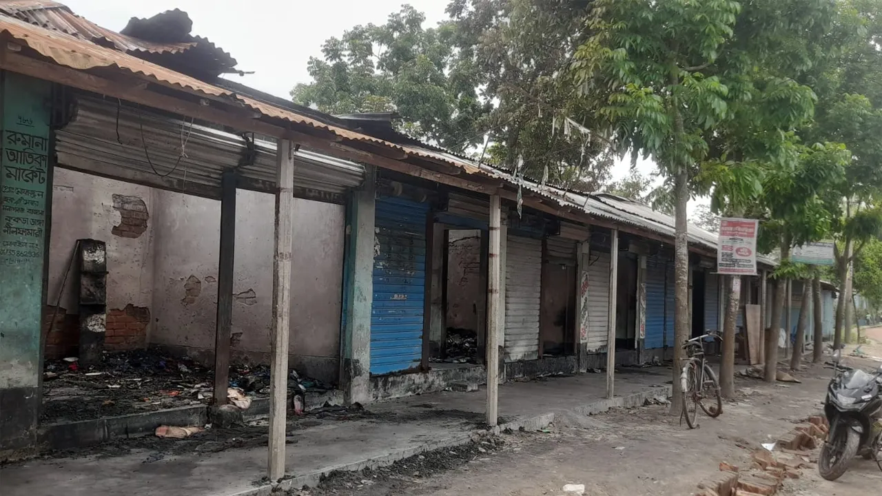 নীলফামারীতে আগুনে পুড়েছে ১৮টি দোকান