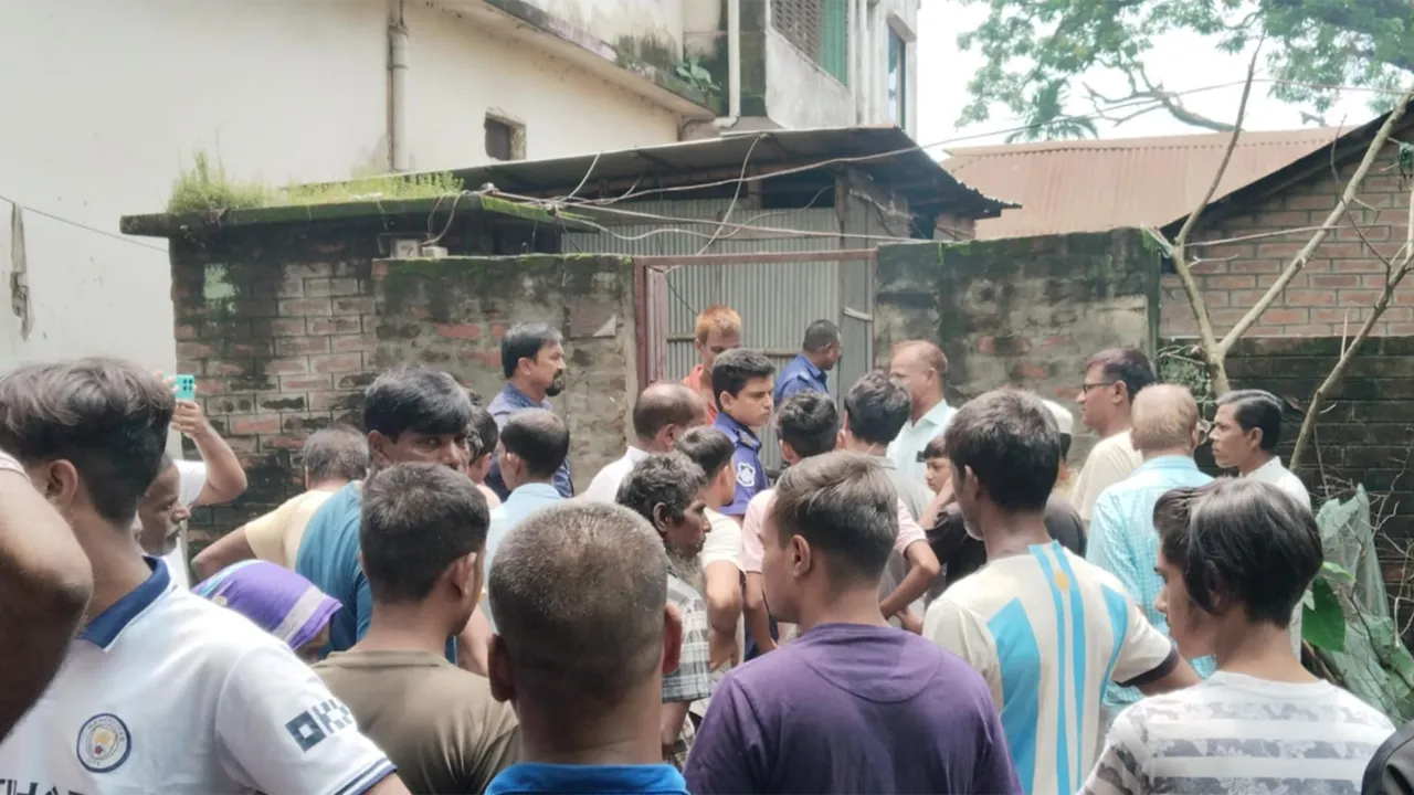 সৈয়দপুরে রেল কোয়ার্টার থেকে নারীর লাশ উদ্ধার
