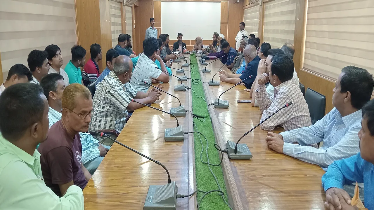 নীলফামারীতে পেট্রোল পাম্প মালিকদের সাথে সংসদ সদস্যের মতবিনিময়