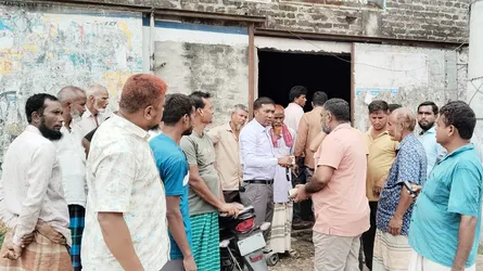 সৈয়দপুরে সার না পেয়ে কৃষকদের বিক্ষোভ, ডিলারের বিরুদ্ধে গোপনে বিক্রির অভিযোগ