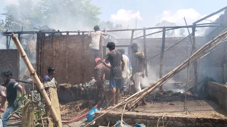 সৈয়দপুরে আগুনে পুড়ল ৪ বসতঘর