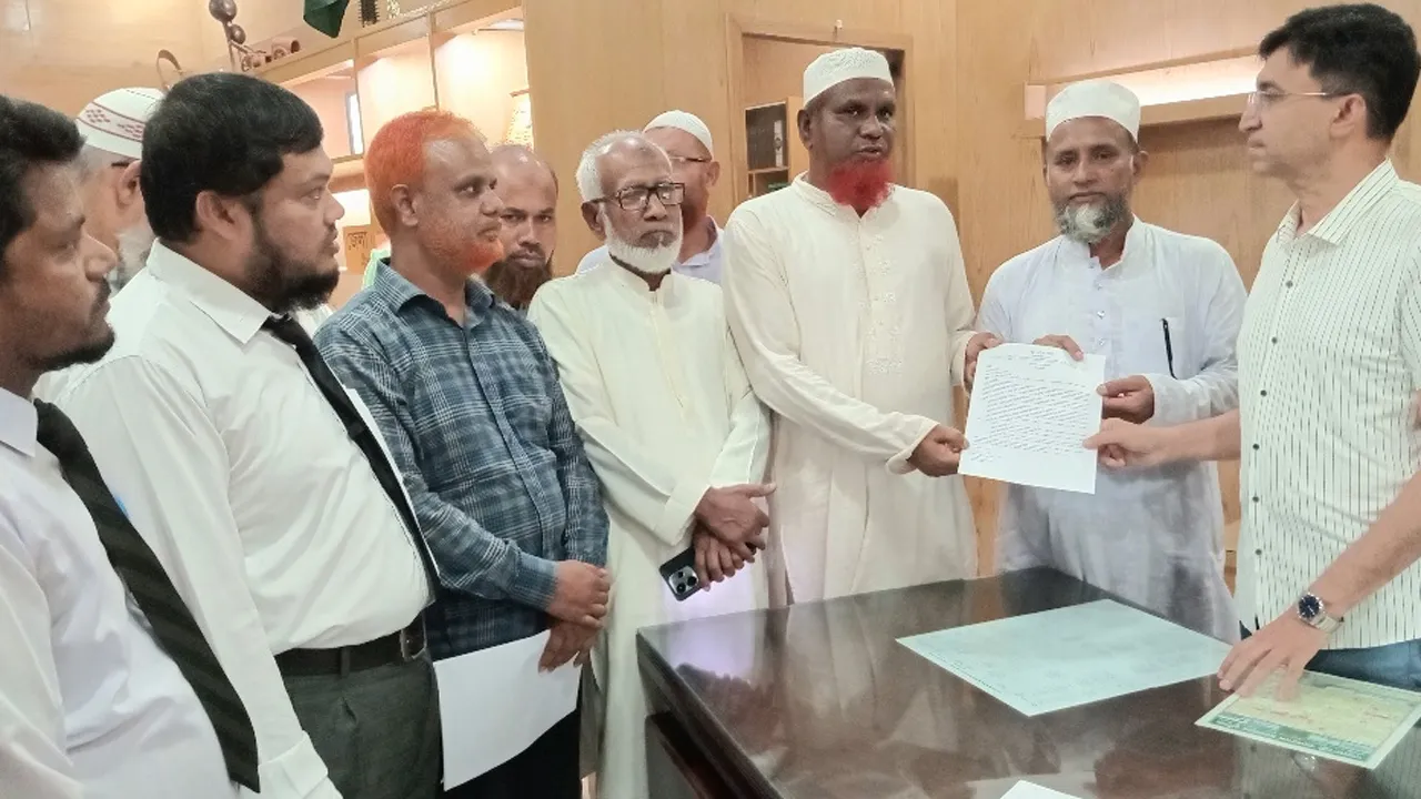 নীলফামারীতে ১১ দলীয় ঐক্যের স্মারকলিপি প্রদান