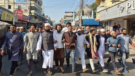 নীলফামারীতে হাদি হত্যাকারীদের বিচারের দাবিতে বিক্ষোভ