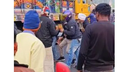 নীলফামারীতে ট্রাকচাপায় শ্রমিক নিহত