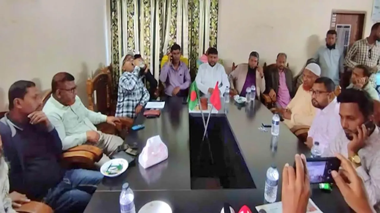 নীলফামারীতে ৩ শ্রমিককে কারাদণ্ডের প্রতিবাদে ৮ জেলায় তেল সরবরাহ বন্ধ