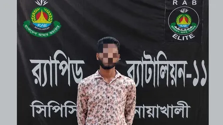 হাতিয়ায় শিক্ষার্ী   আত্মহত্যা প্ররোচনা মামলার আসামি গ্রেফতার