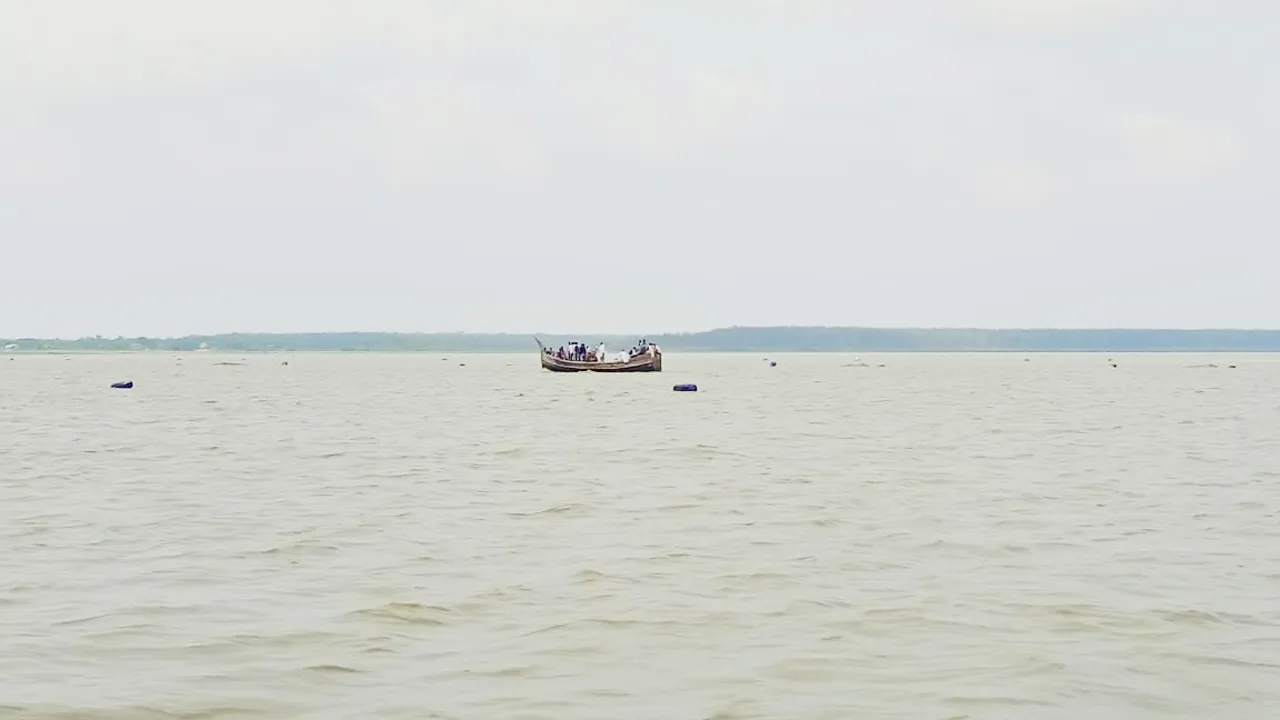 হাতিয়ায় মাছ ধরতে গিয়ে পানিতে ডুবে জেলের মৃত্যু