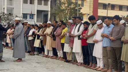 নোয়াখালীতে শহীদ ওসমান হাদির গায়েবানা জানাজা অনুষ্ঠিত