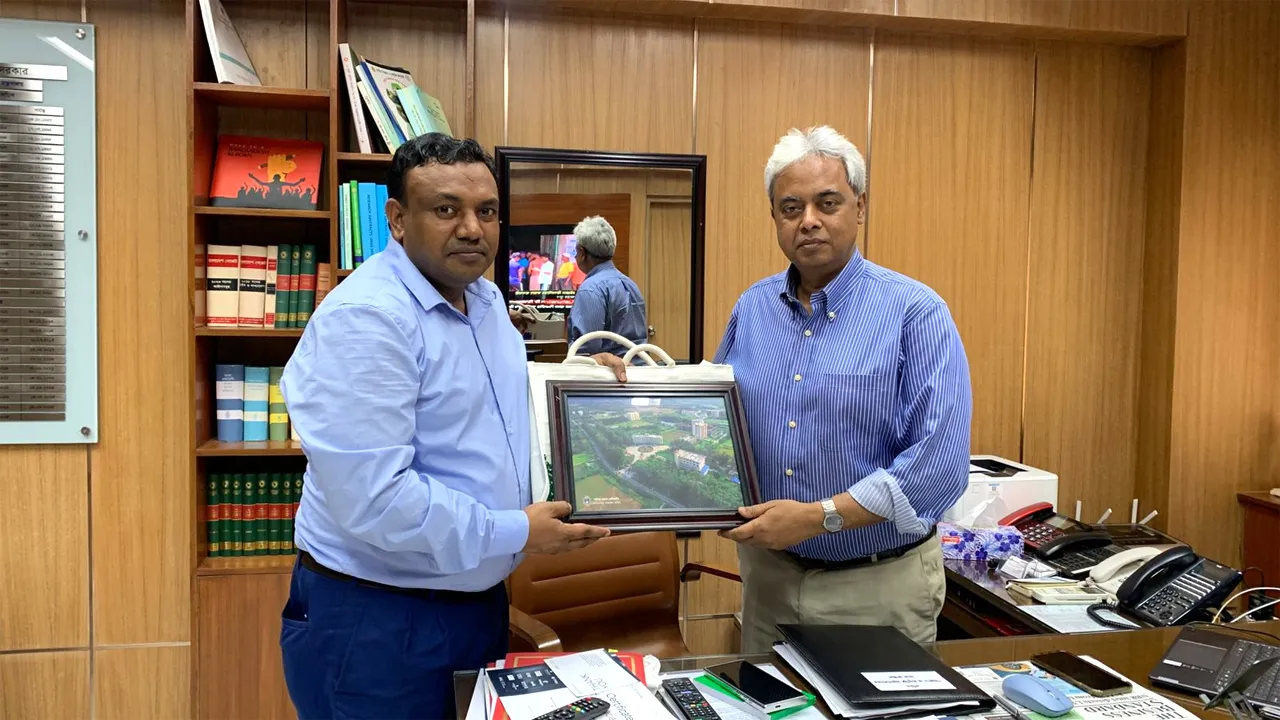 সচিবদের সাথে সাক্ষাত করলেন নোবিপ্রবির ভিসি