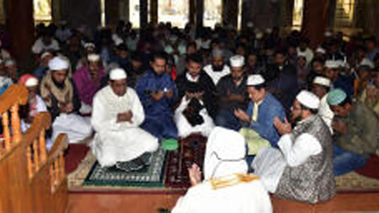 বেগম খালেদা জিয়ার রূহের মাগফিরাত কামনায় নোবিপ্রবিতে মিলাদ ও দোয়া মাহফিল