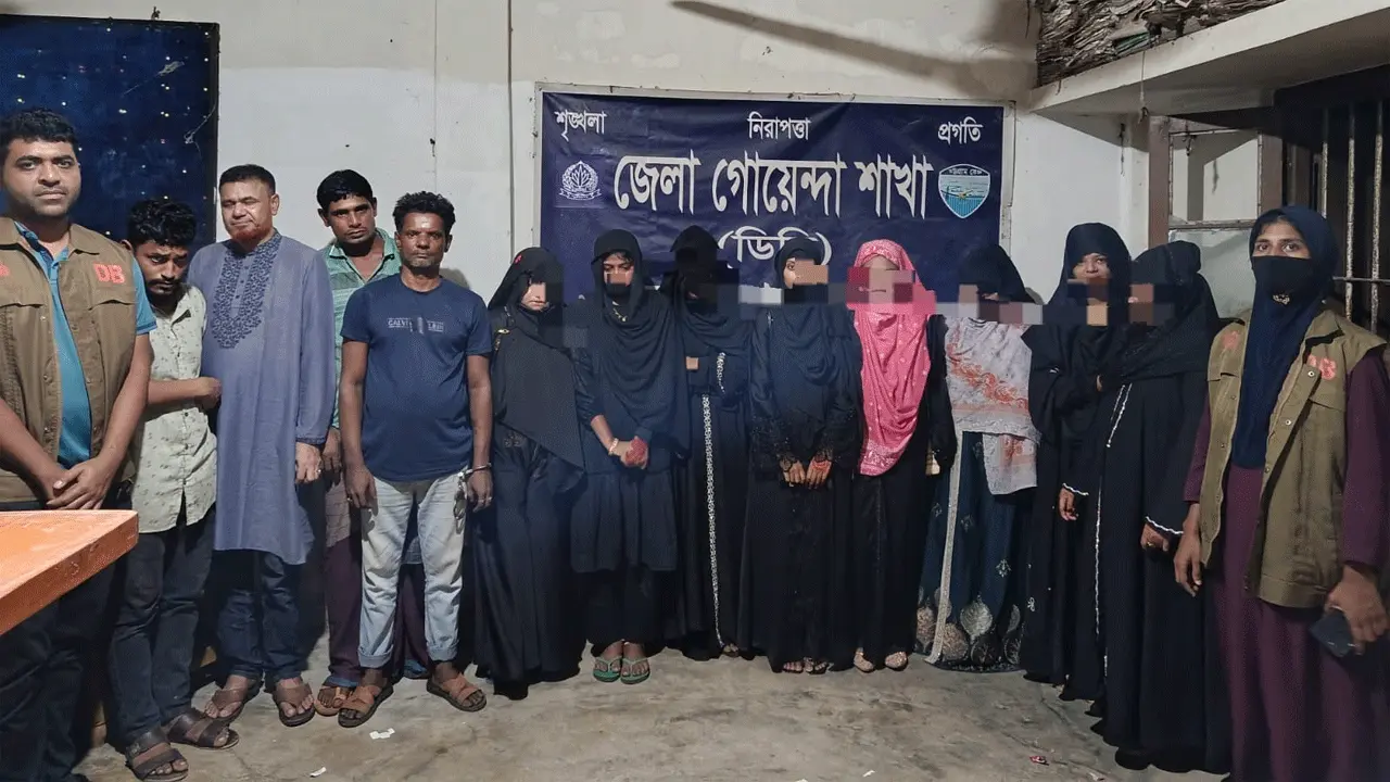 নোয়াখালীতে আবাসিক হোটেলে ডিবির অভিযান গ্রেফতার ১২