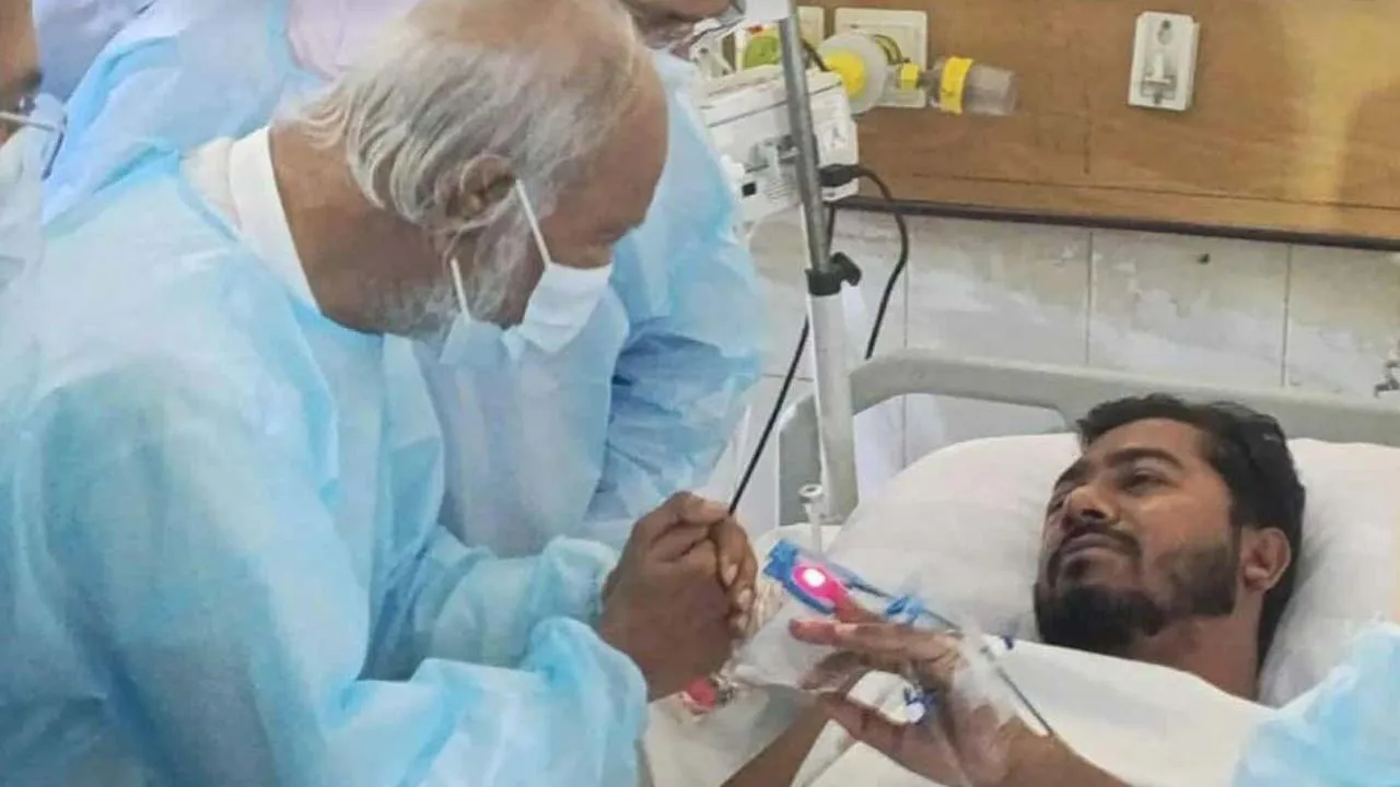 শুরু হওয়া গণতন্ত্র রূপান্তরের প্রক্রিয়া শিগগিরই সম্পন্ন করব : মঈন খান