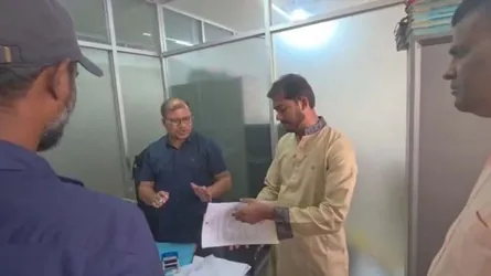 ওয়েজ আর্নার্স বোর্ডের ২ ও প্রবাসী কল্যাণ ব্যাংকের ১ কর্মচারী সাময়িক বরখাস্ত