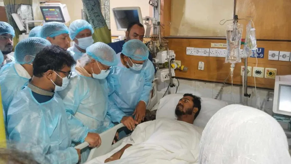 জিএম কাদেররা দেশে রাজনীতি করে কিভাবে