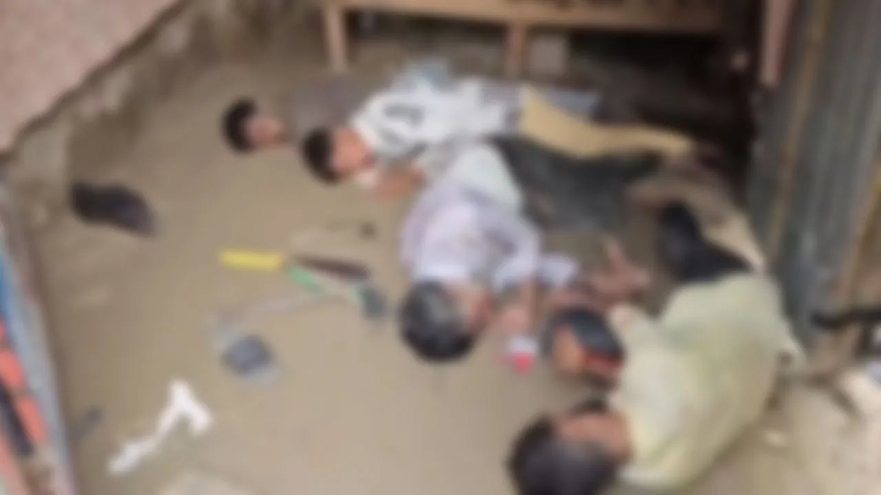 আদাবরে ছিনতাইকারী ধরতে গিয়ে কোপ খেলেন ওসি-এসআই