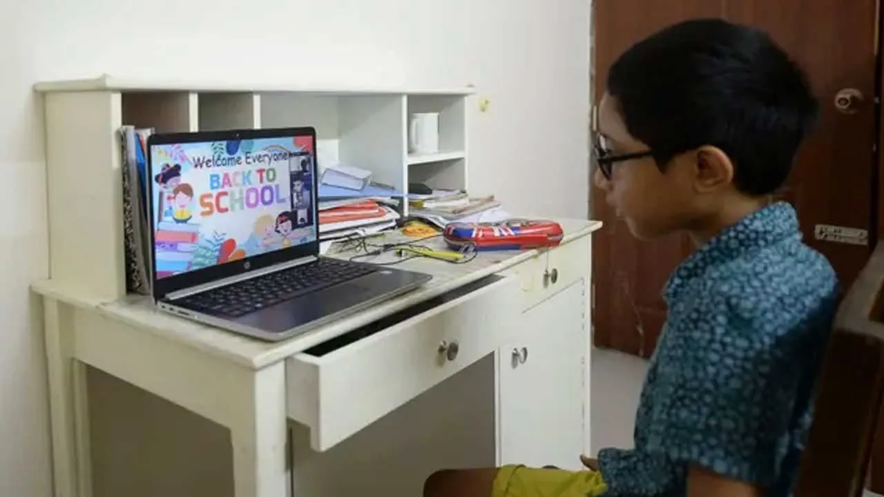 শিক্ষাপ্রতিষ্ঠানে ৩ দিন ক্লাস নেয়া হবে অনলাইনে