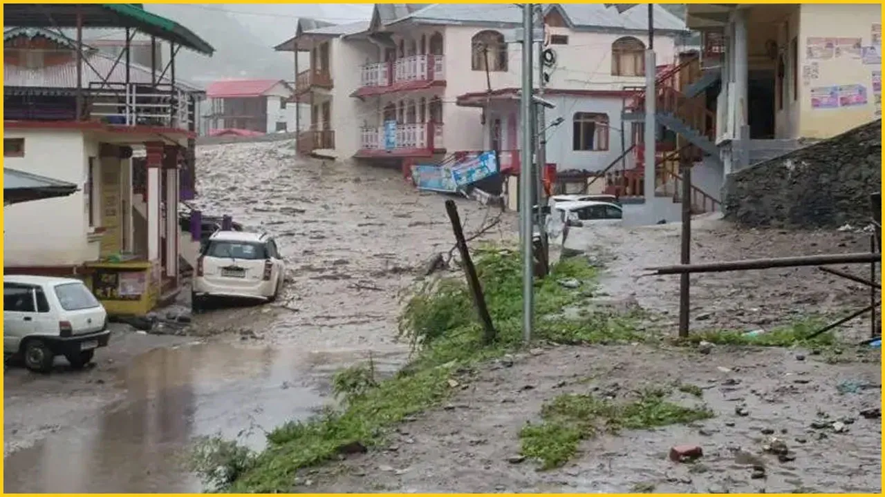 উত্তরাখণ্ডে মেঘভাঙা বৃষ্টি ও অকস্মাৎ বন্যায় এখনো শতাধিক নিখোঁজ
