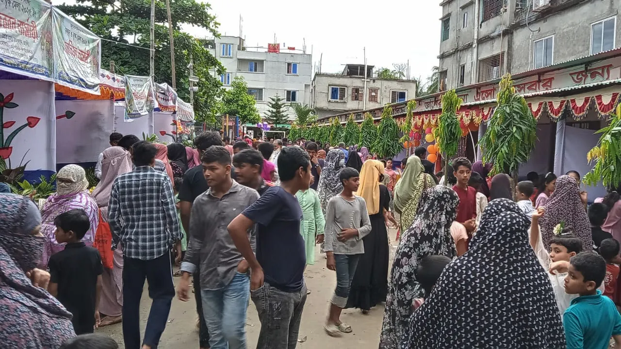 গফরগাঁওয়ে অক্সফোর্ড অ্যাকাডেমির বৃক্ষমেলা ও ফ্রি মেডিক্যাল ক্যাম্প