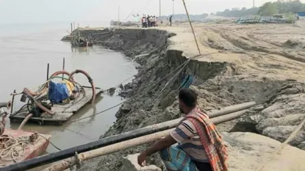 পদ্মায় তীব্র ভাঙন, কুষ্টিয়ার ভেড়ামারায় হুমকির মুখে গুরুত্বপূর্ণ স্থাপনা