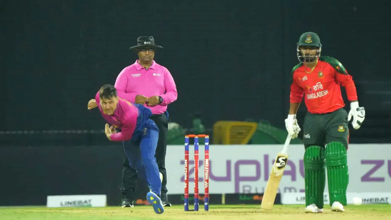 জাকের-হাসানের ব্যাটে চ্যালেঞ্জিং পুঁজি পেল বাংলাদেশ