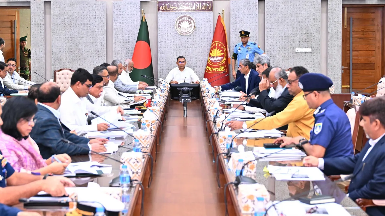 ঢাকার চারপাশের নদ-নদীর দূষণ নিয়ন্ত্রণে আহ্বান প্রধানমন্ত্রীর
