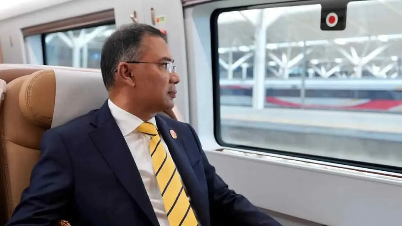 বুলেট ট্রেনে দালিয়ান থেকে বেইজিংয়ে রওনা প্রধানমন্ত্রীর