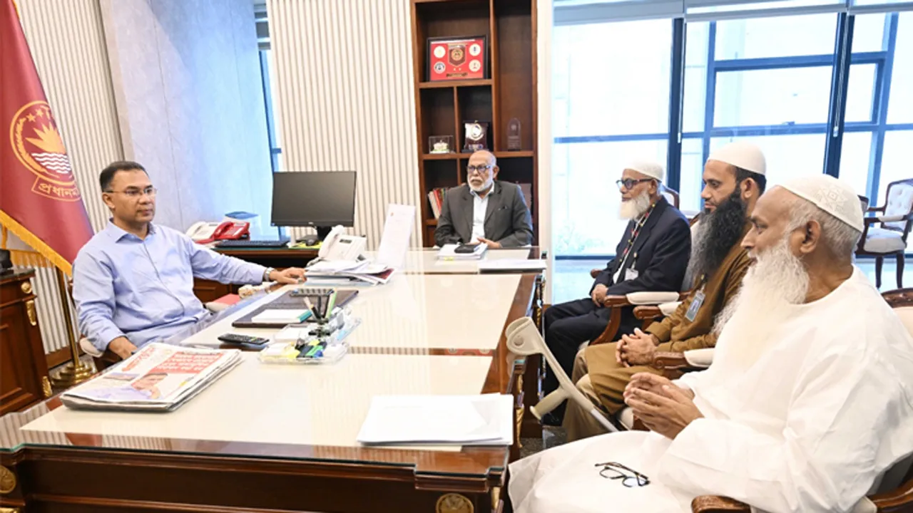 প্রধানমন্ত্রীর সাথে ওয়াকফ প্রশাসকের সাক্ষাৎ