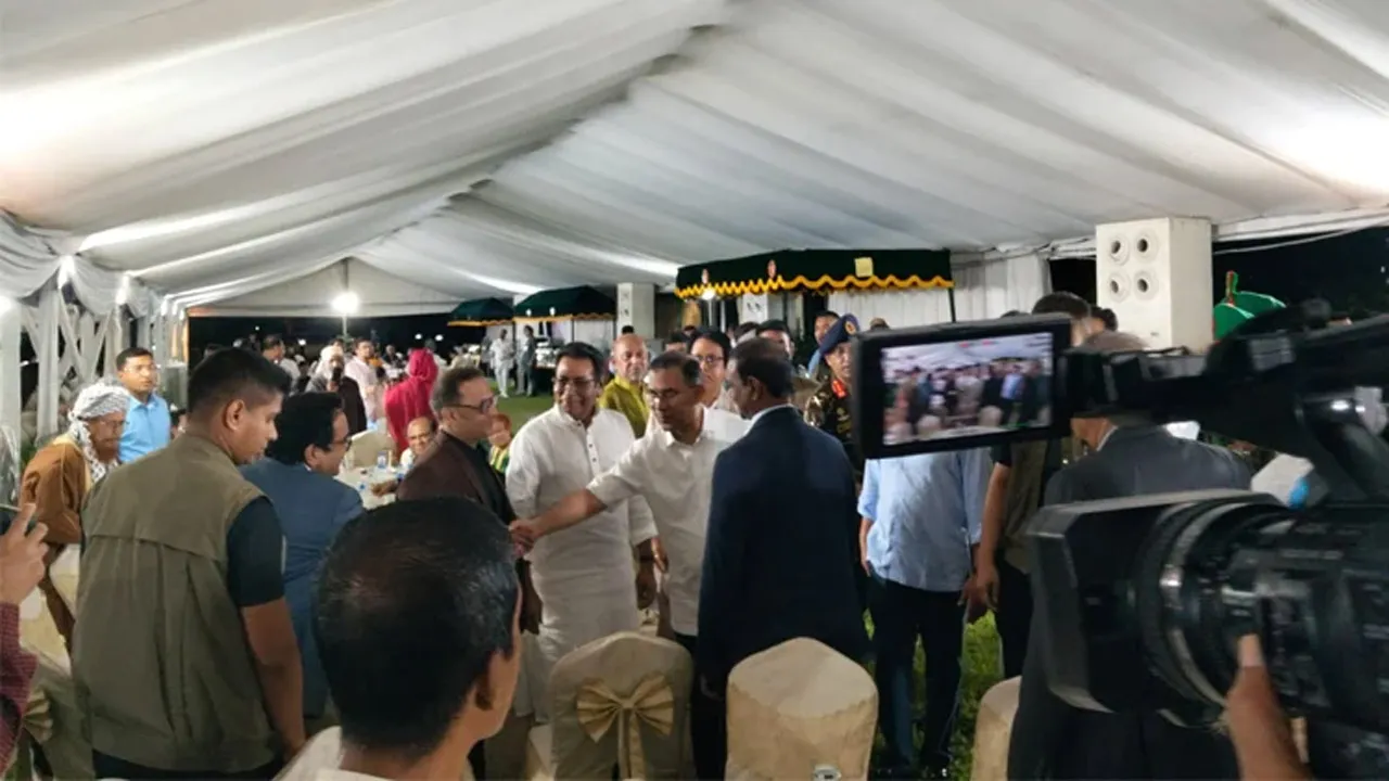 যুগপৎ আন্দোলনের শরিক নেতাদের সাথে প্রধানমন্ত্রীর শুভেচ্ছা বিনিময়