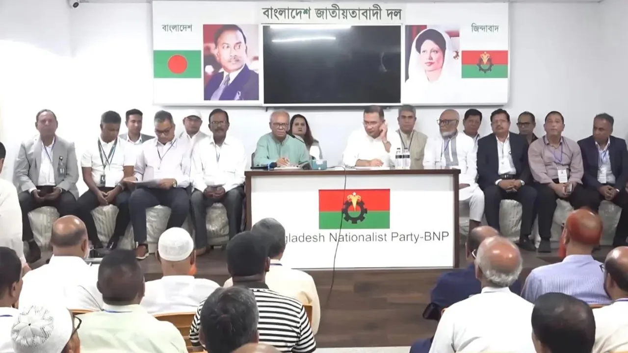 দুই জেলার নেতাদের সাথে প্রধানমন্ত্রীর বৈঠক