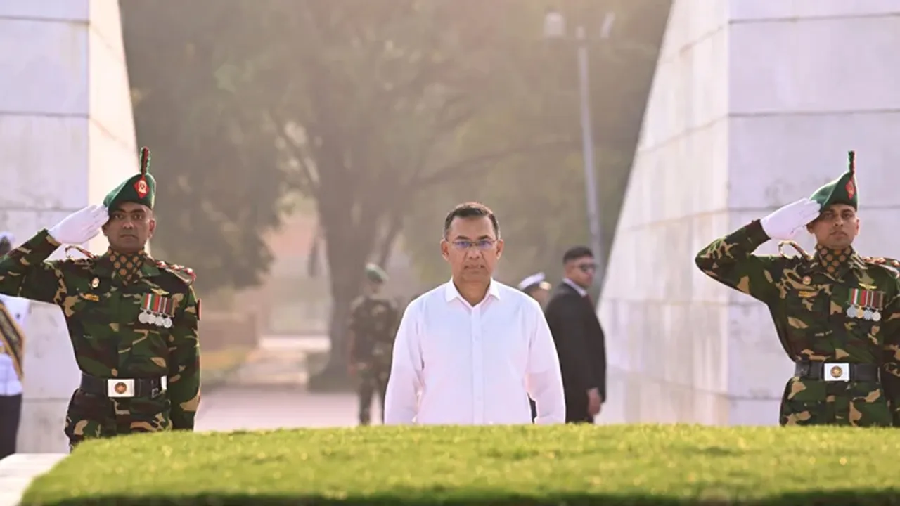 জিয়াউর রহমান ও খালেদা জিয়ার সমাধিতে প্রধানমন্ত্রীর শ্রদ্ধা