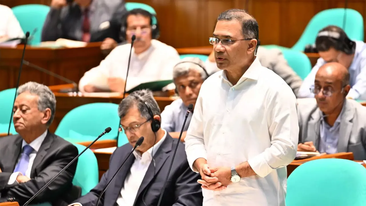 ছাদে সৌরবিদ্যুৎ উৎপাদনে আর্থিক প্রণোদনাসহ বিভিন্ন উদ্যোগ নেয়া হয়েছে : প্রধানমন্ত্রী